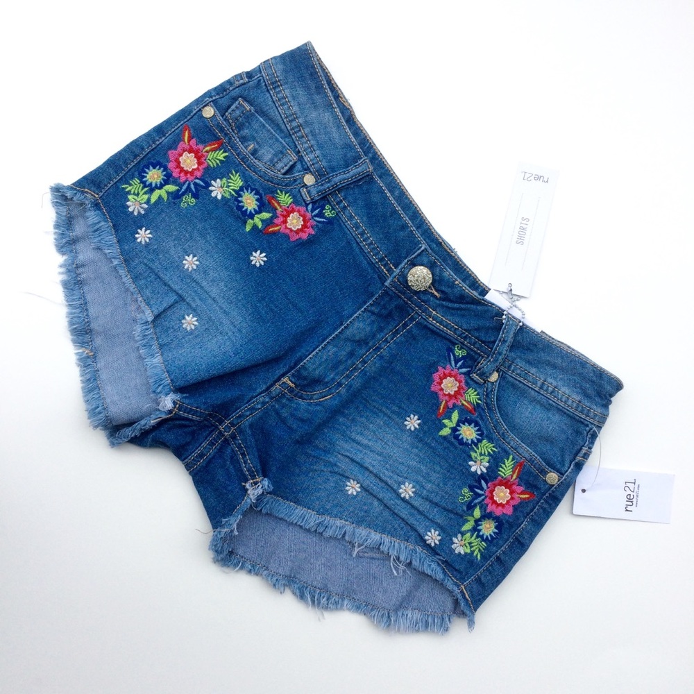 rue 21 Denim Jean Embroidered Mini Shorts Size 7/8